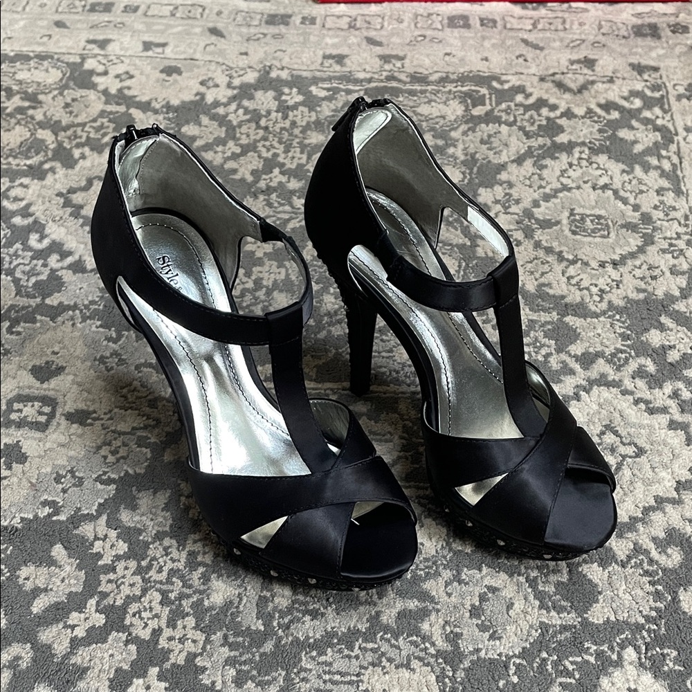 Style&co. Women's black open toe heels. Size 6.5. Brand new.